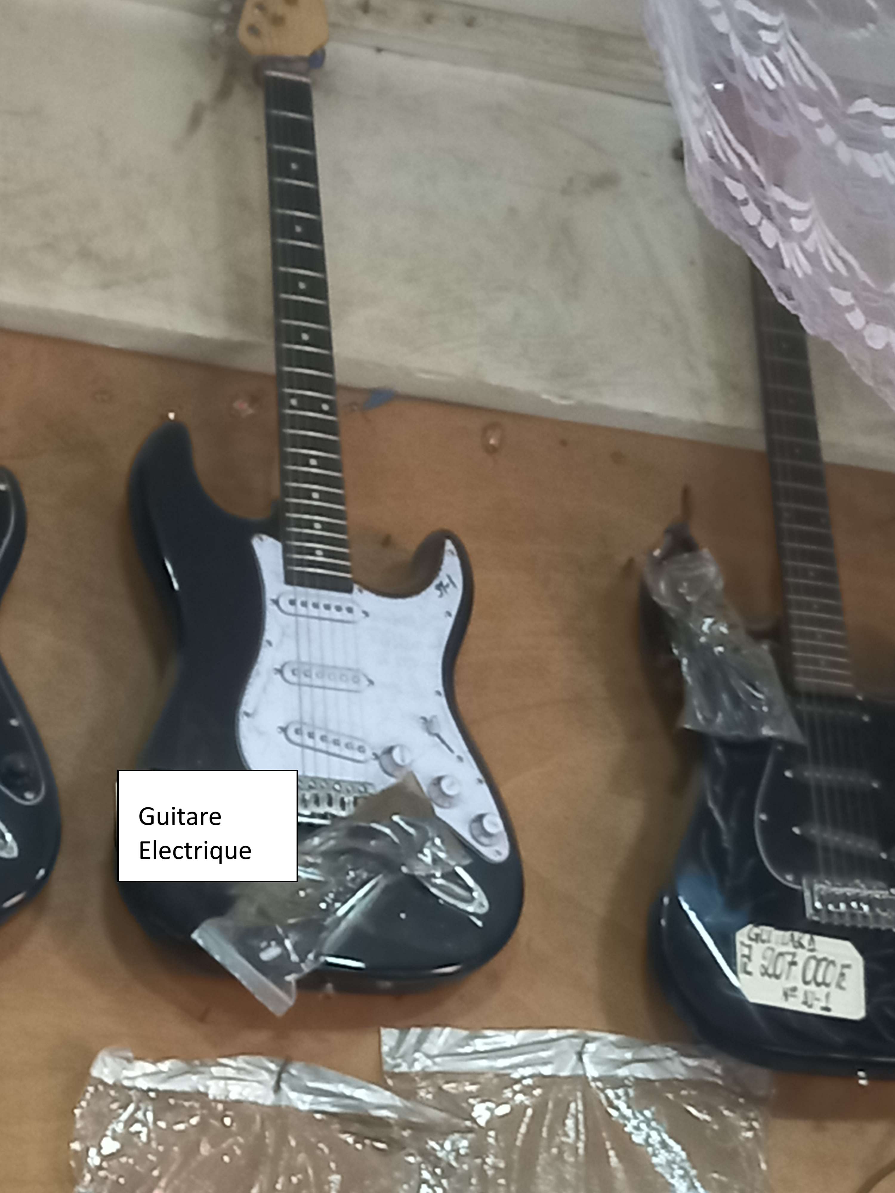 Guitare Électrique Style Strat : Son Rock Iconique